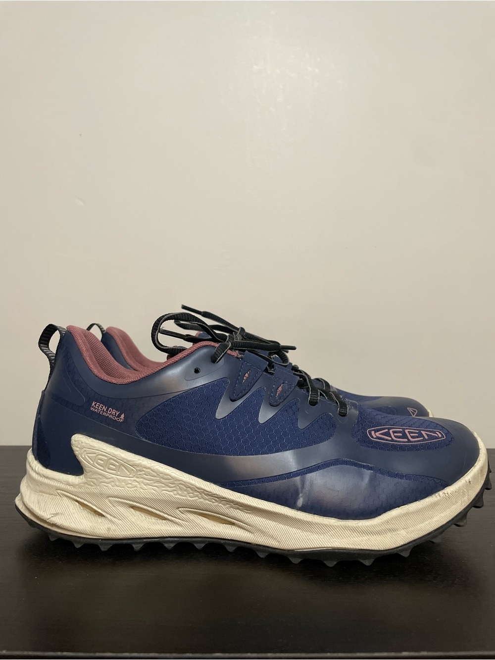 Keen Women's Navy and Pink Trail Sneakers | Womens Sz 10.5